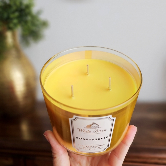 White Barn Sweet Honeysuckle Nectar, Peony Petals, Vanilla Essential Oils Candle - Picture 10 of 10